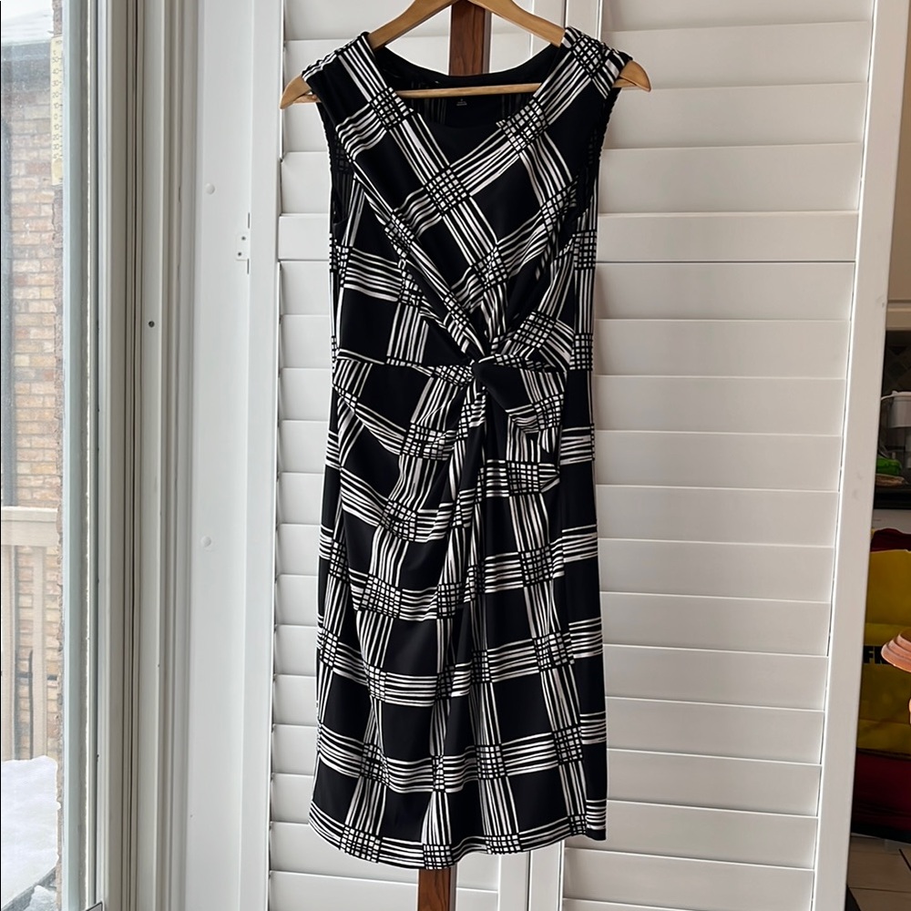 Jones & Co. Elegant Black and White lined Dress